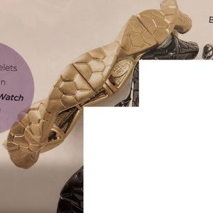 Goldtone stretch bracelet